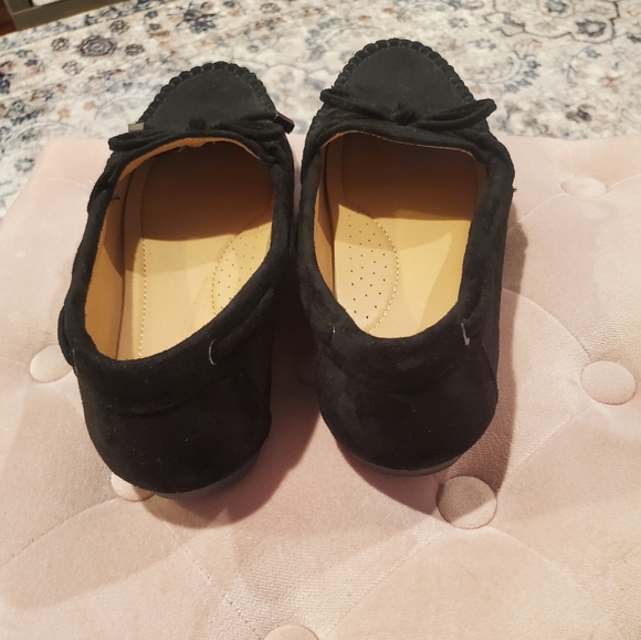 Chelsea Moreland Deanna size 8.5 Black Moccasins. - Picture 3 of 5